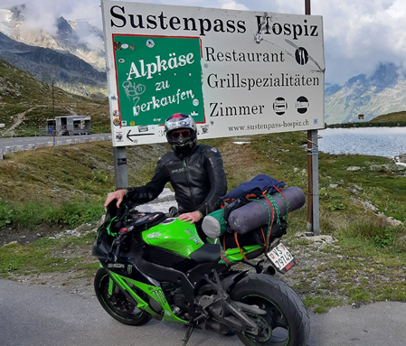 freddy-schmid on tour with kawasaki zx-10r