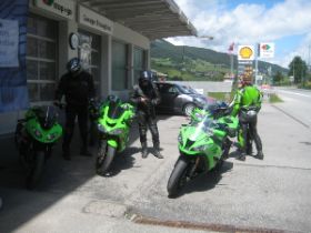 2011-06-19_035_Julier_Maloja mit Brauchli Motos.jpg