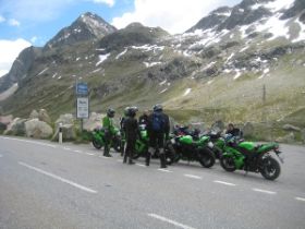 2011-06-19_039_Julier_Maloja mit Brauchli Motos.jpg