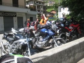 2011-06-19_047_Julier_Maloja mit Brauchli Motos.jpg